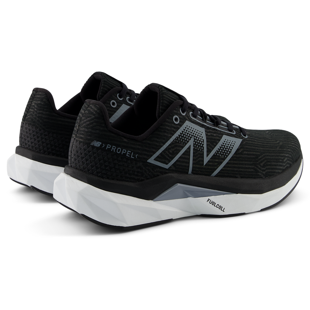 Pánské boty New Balance FuelCell Propel v5 MFCPRLB5– černé
