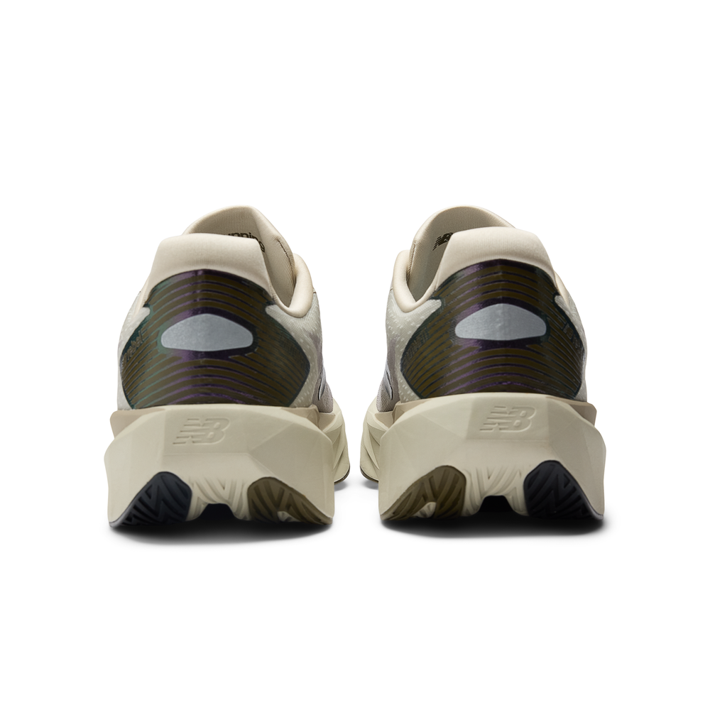 Pánské boty New Balance FuelCell Rebel v5 MFCXPA5 – béžové