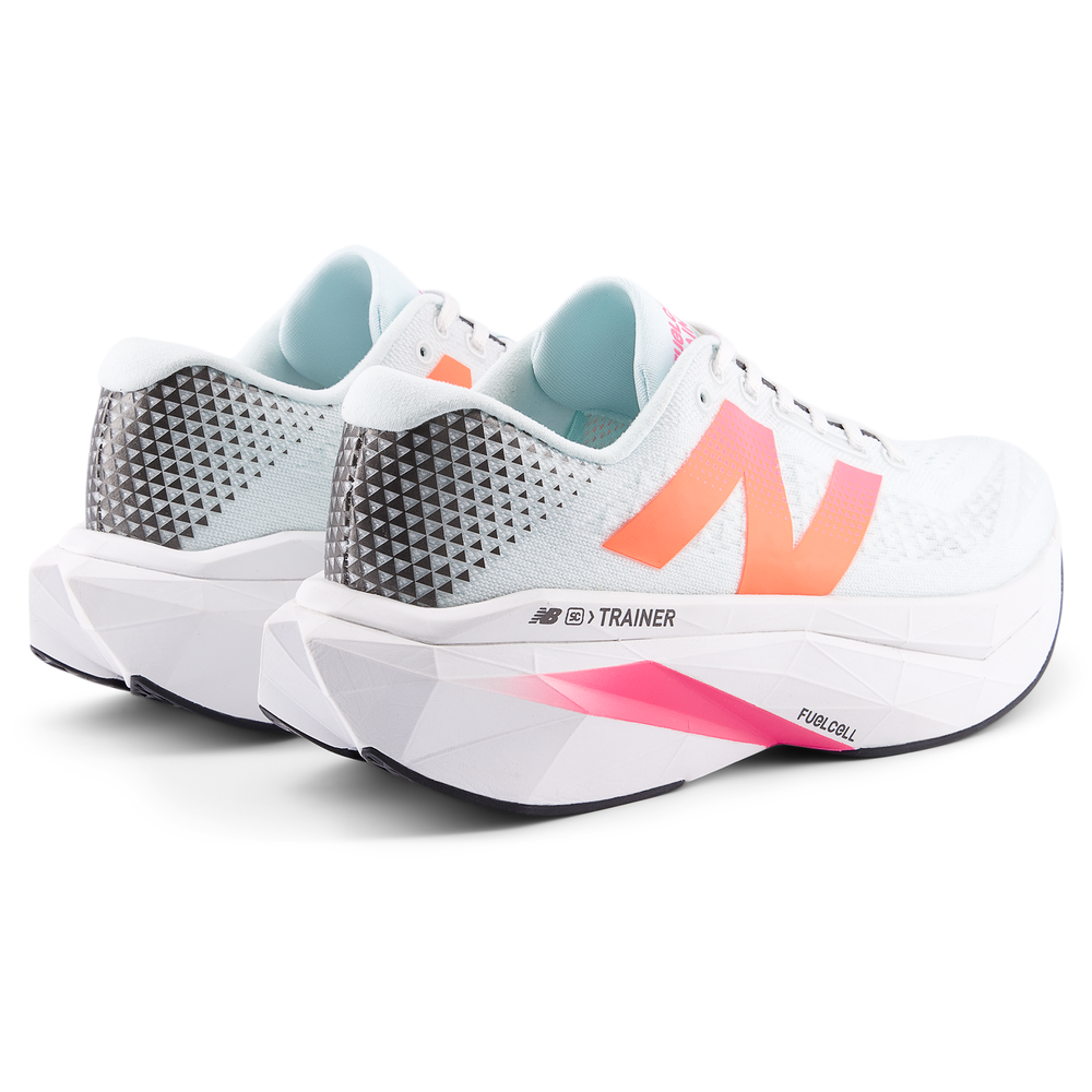 Běžecké boty New Balance FuelCell SuperComp Trainer v3 MRCX17A – bílé
