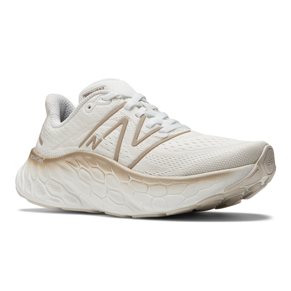 Dámské boty New Balance Fresh Foam More v4 WMORCW4 – bílé
