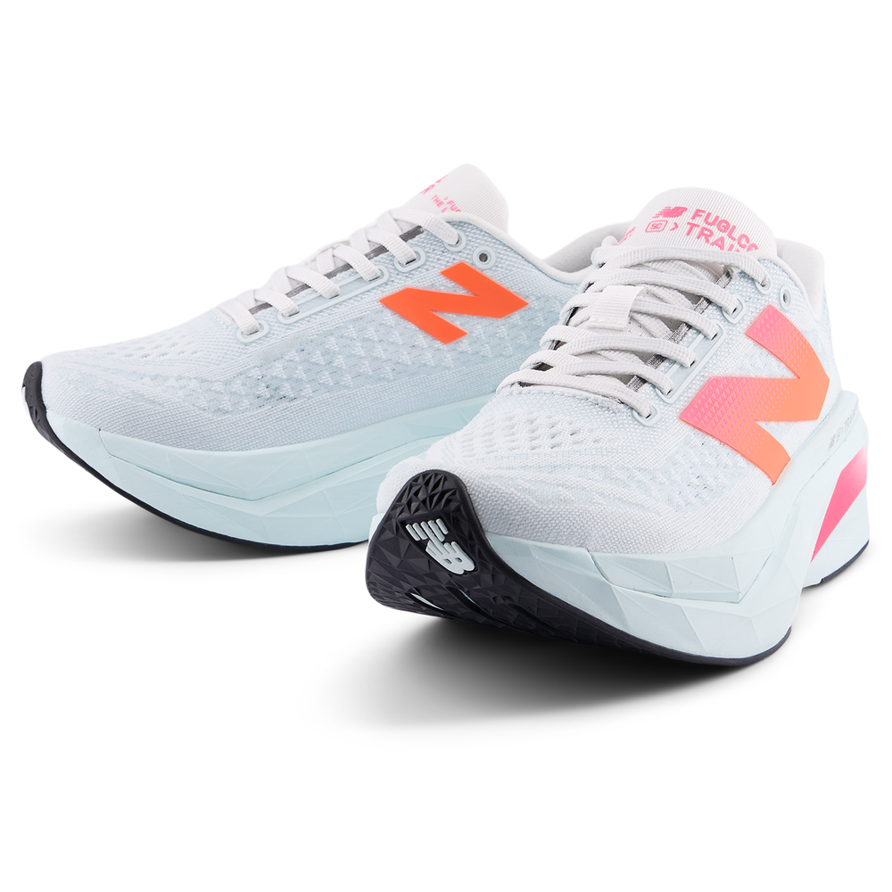 Dámské běžecké boty New Balance FuelCell SuperComp Trainer v3 WRCX76E – modré