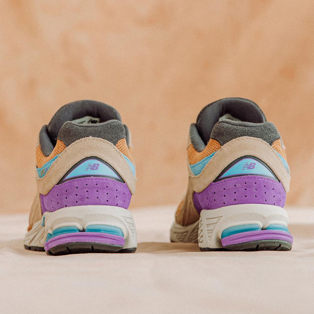 Boty New Balance M2002RWA – hnědý