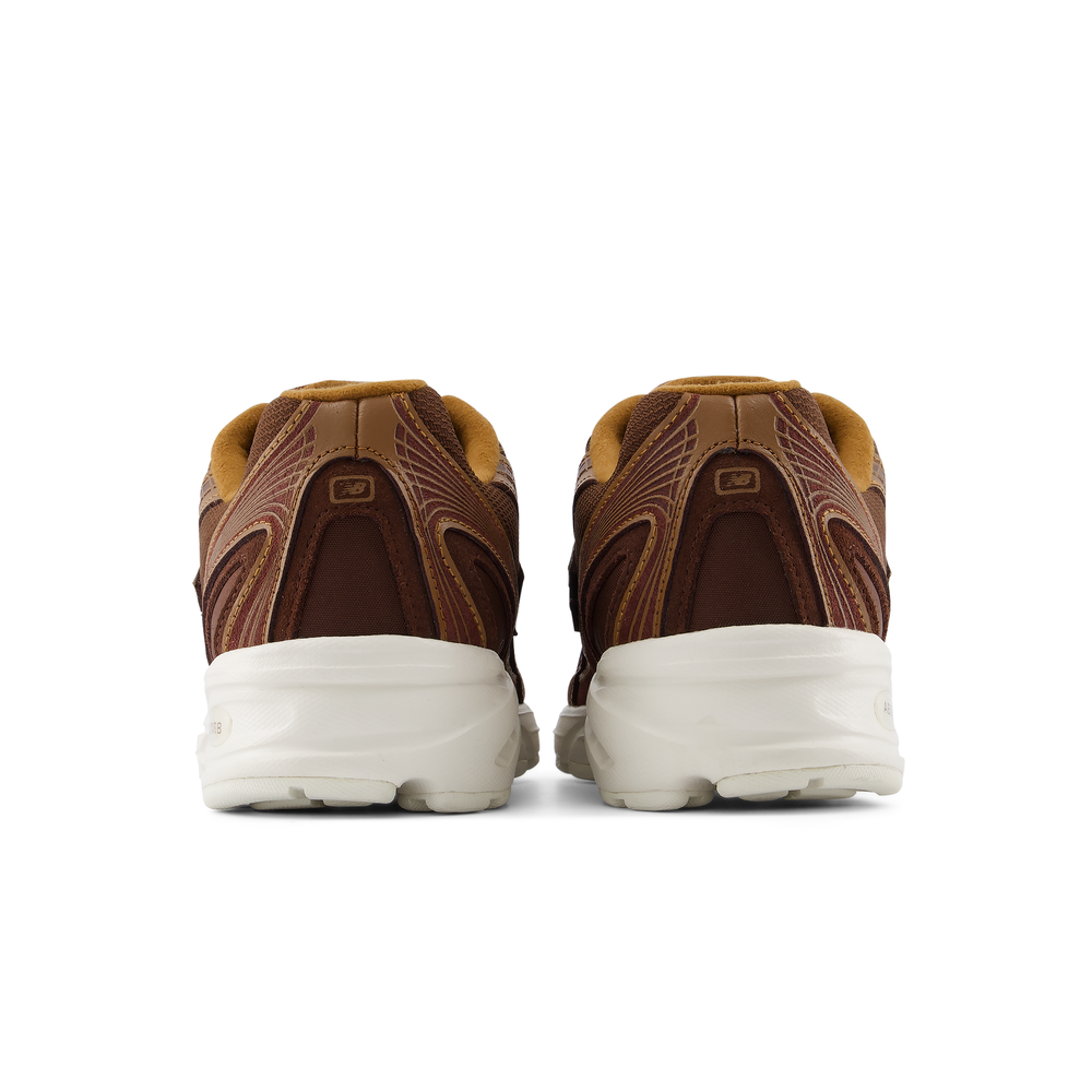 Unisex boty New Balance U7407IK – hnědý