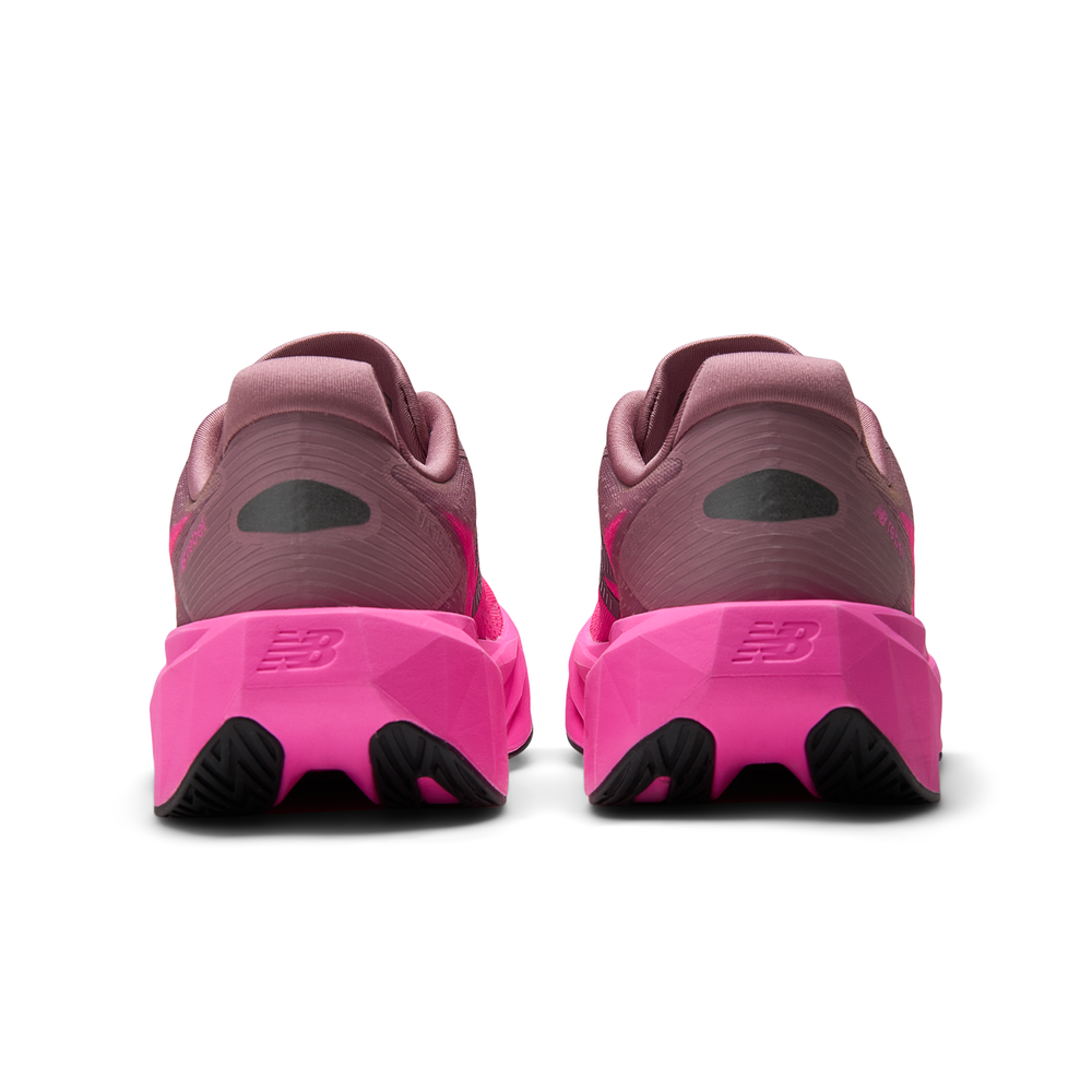 Dámské boty New Balance FuelCell Rebel v5 WFCX70N – růžové