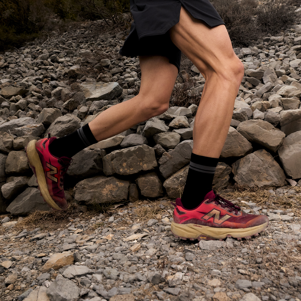 Pánské boty New Balance FuelCell Rebel Trail MRBT9X5 – bordó
