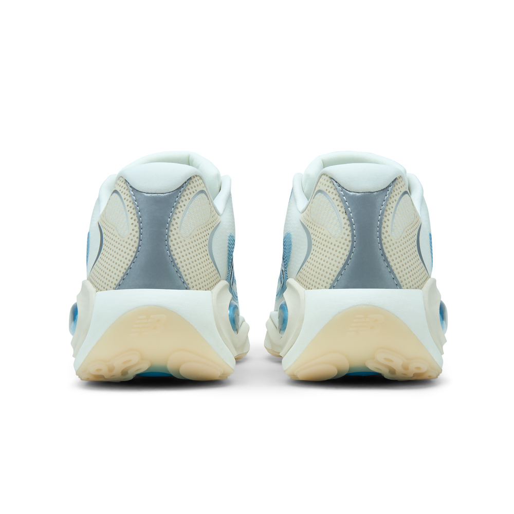 Dámské boty New Balance AC Runner WACR15HW – béžové