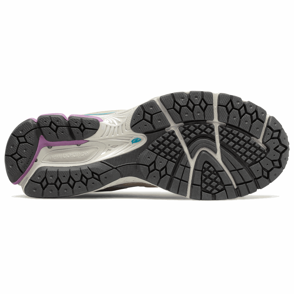 Boty New Balance M2002RWA – hnědý