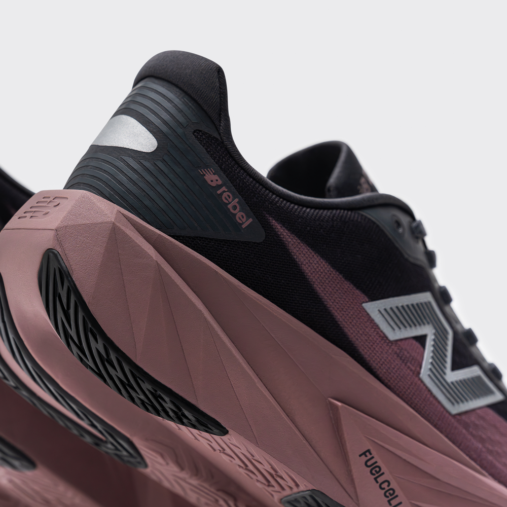 Dámské boty New Balance FuelCell Rebel v5 WFCX3WA – růžové