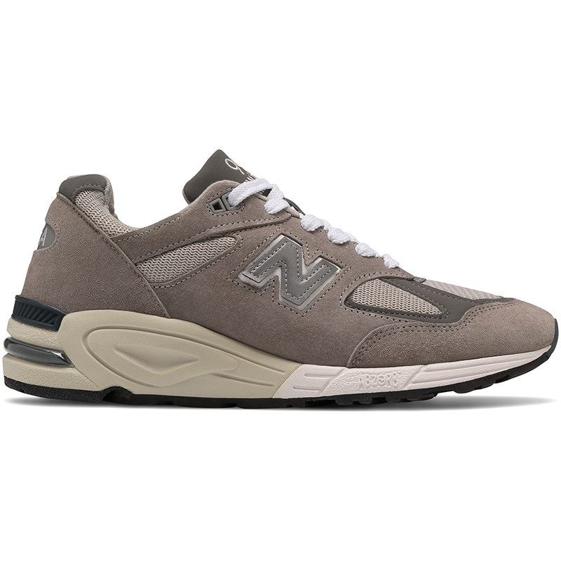 

New Balance M990GY2