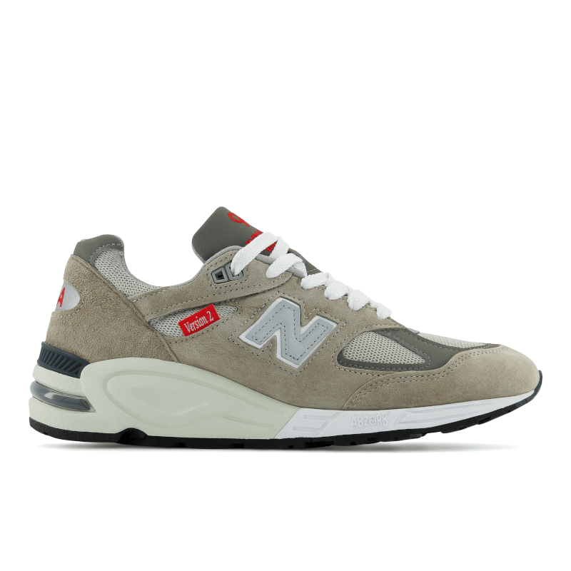 

New Balance M990VS2